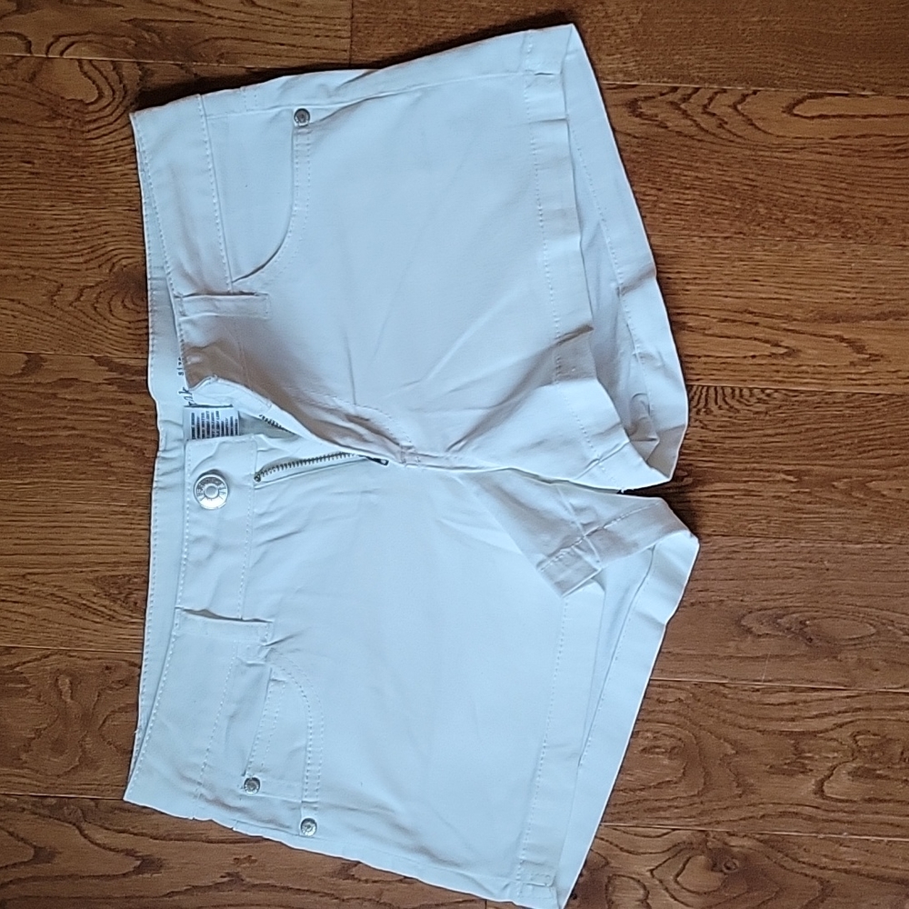 Celebrity.Pink White Shorts Size 5